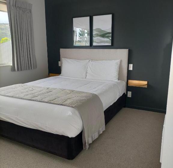 Студия Классика, Boutique Motel