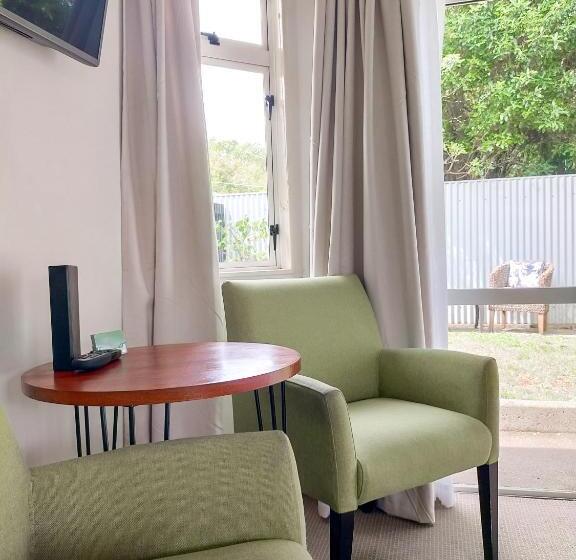Студия Стандарт, Boutique Motel
