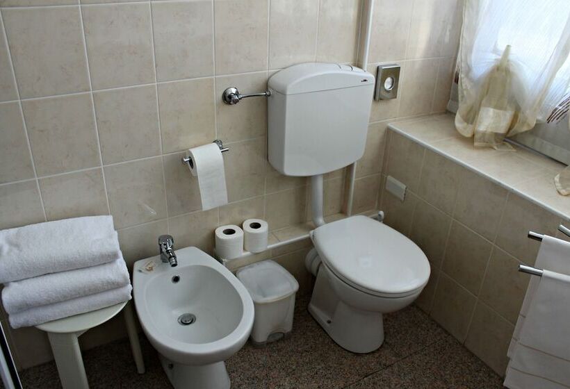 اتاق استاندارد یک نفره, Albergo Meuble Stelvio