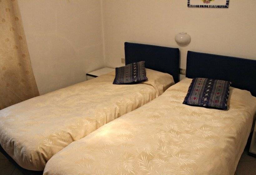 اتاق استاندارد یک نفره, Albergo Meuble Stelvio