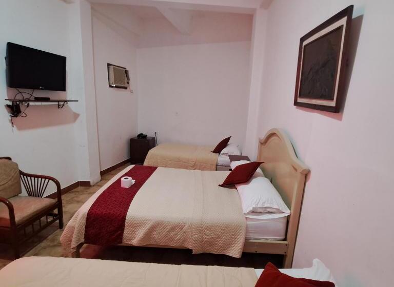 标准三人间, Atlantic Suites