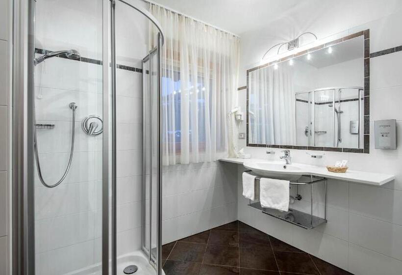 اتاق سوپریور, Kristallhotel Corona Krone