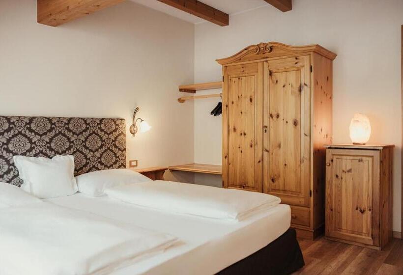 اتاق استاندارد, Kristallhotel Corona Krone