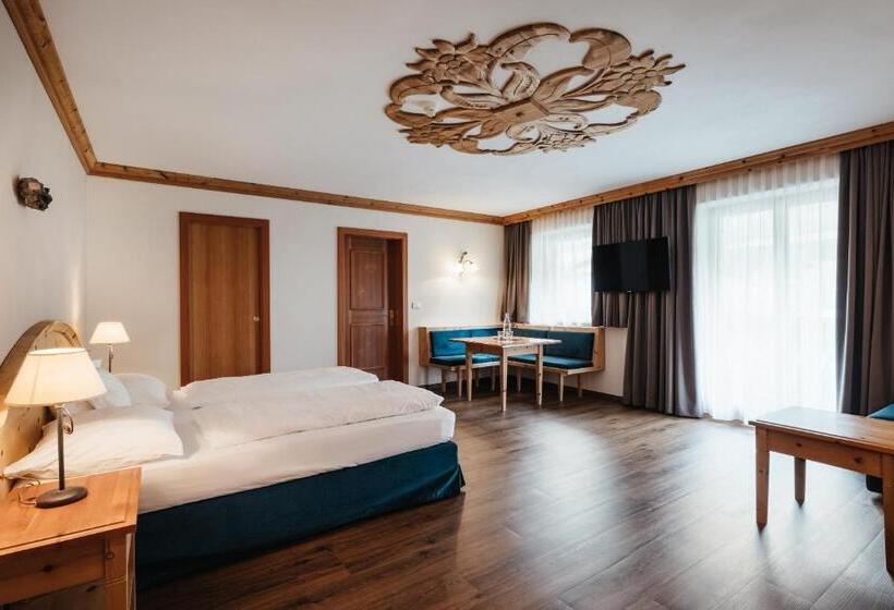 주니어 스위트, Kristallhotel Corona Krone