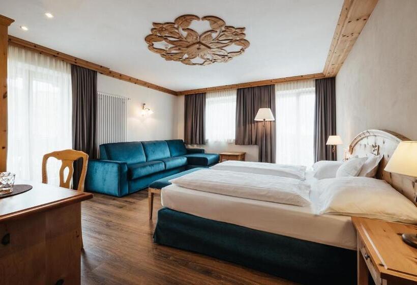 سوییت جونیور, Kristallhotel Corona Krone