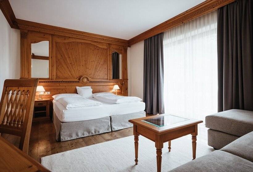 اتاق سوپریور با بالکن, Kristallhotel Corona Krone
