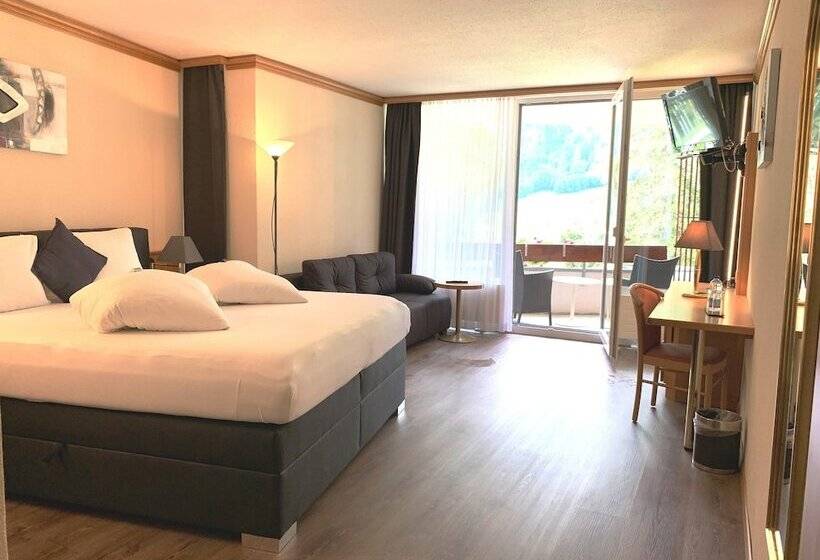 اتاق استاندارد سه نفره, Quellenhof Leukerbad