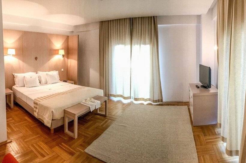 디럭스 스위트, Satu Mare City