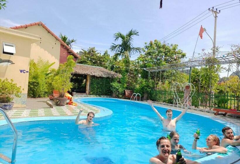 اتاق استاندارد با چشم‌انداز استخر, Tam Coc Little River Bungalow
