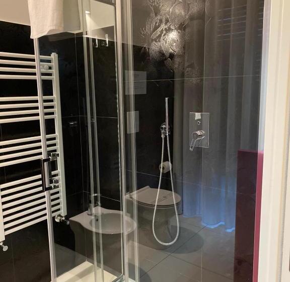اتاق لوکس با بالکن, Midtown Salerno