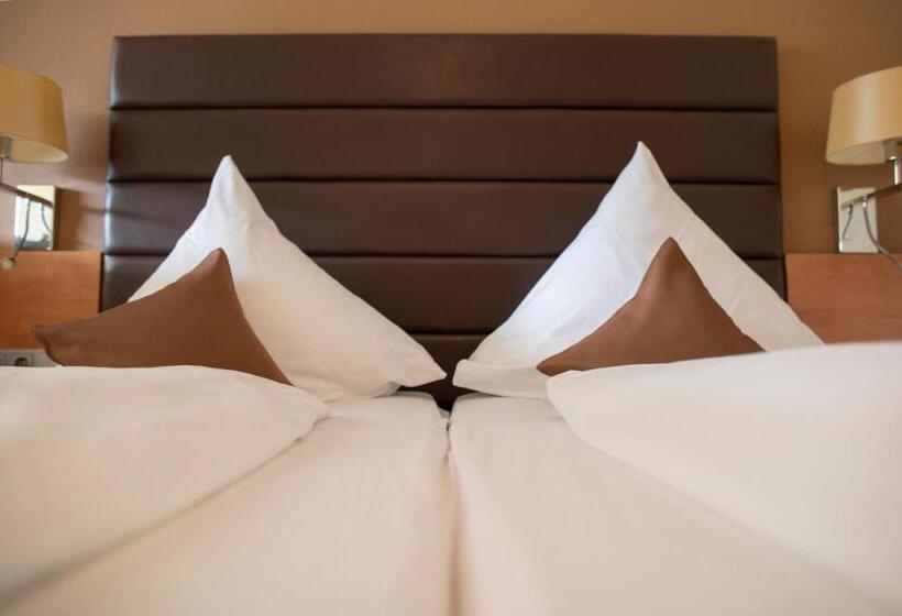 Полулюкс, Arens Hotel 327mnn