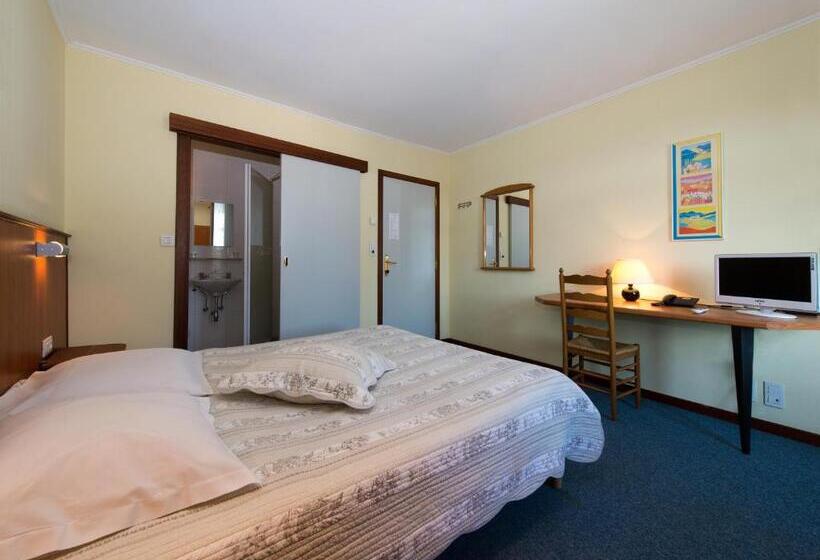 Номер Стандарт, Auberge Le Xix Eme