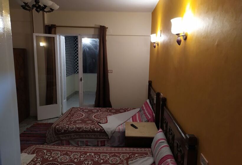 اتاق استاندارد, Cairo Moon Hostel