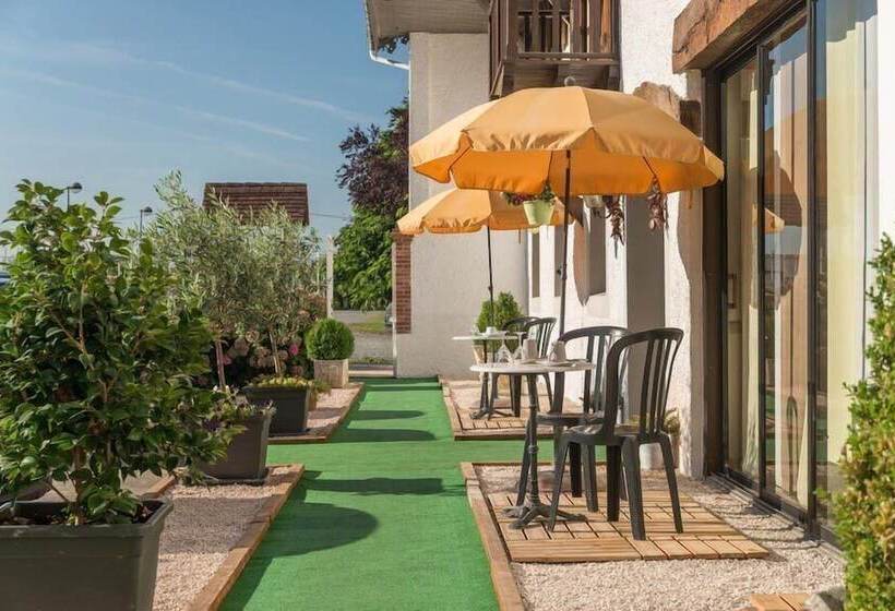 Номер Стандарт, Logis Hôtel Les 3b