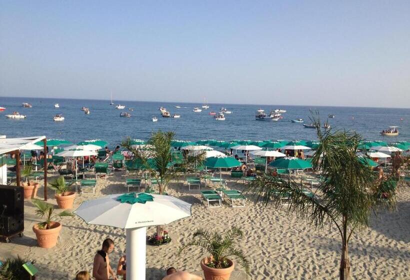 발코니가 있는 바다 전망 수피리어 룸, Mediterraneo