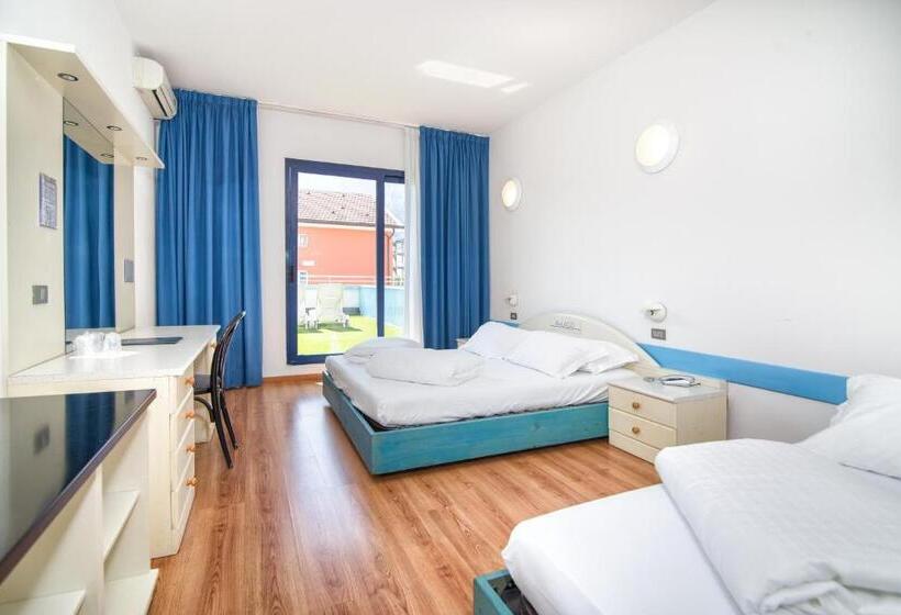 수피리어 트리플 룸, Hi Hotels Riva