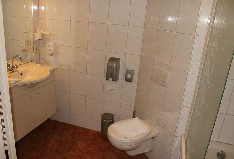 Номер Комфорт, Restaurant  T Klokje