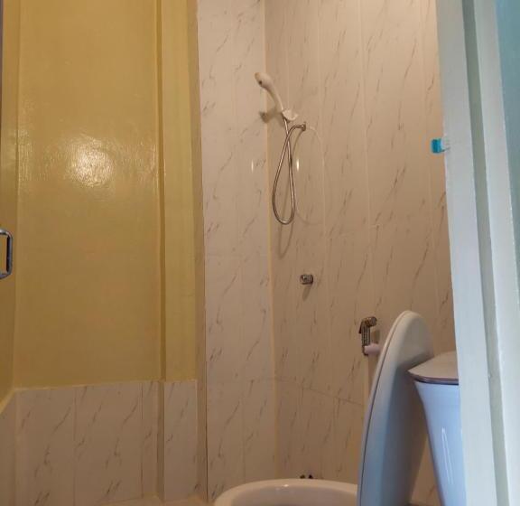 اتاق اکونومی, Auberge De La Plage