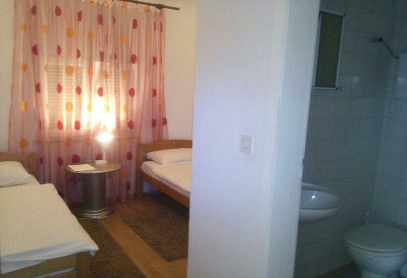 اتاق استاندارد, Guest House Star