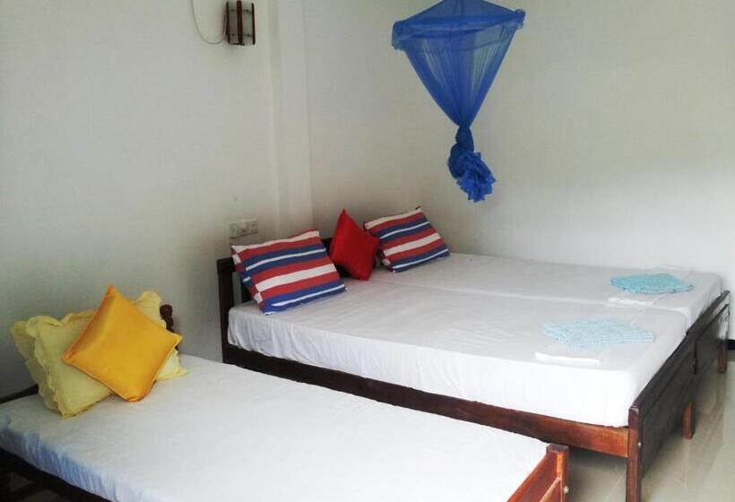 Habitació Triple Estàndard amb Balcó, Calidan