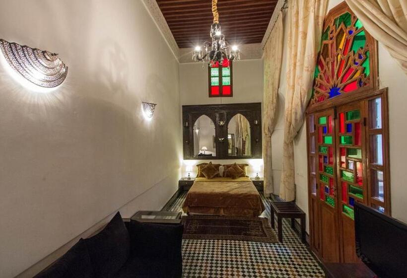 اتاق لوکس سه تخته, Riad Noujoum Medina