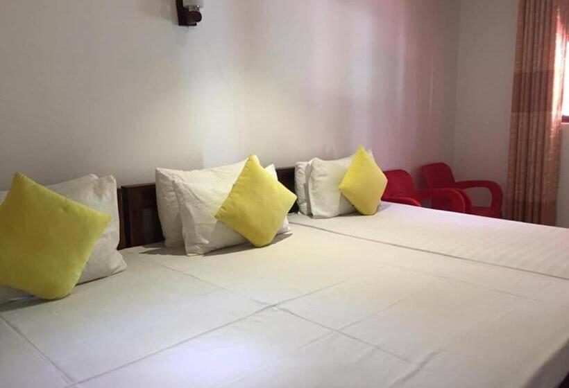 Üç Kişilik Standart Oda, Thisara Guest House