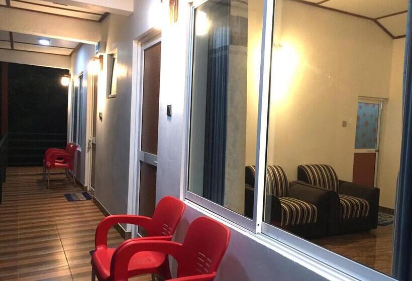Номер Deluxe с Балконом, Thisara Guest House