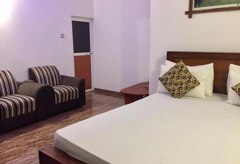 Balkonlu Delüks Oda, Thisara Guest House