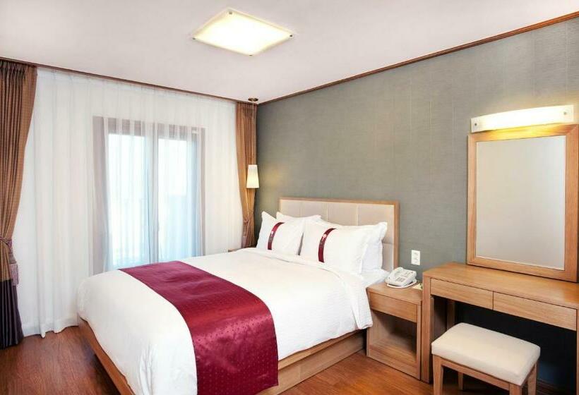 장애인을 위한 킹사이즈 침대 스탠다드 룸, Holiday Inn & Suites Alpensia Pyeongchang Suites, An Ihg