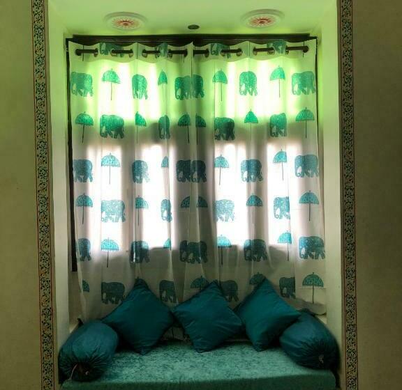 Quarto Superior, Whereabout Hostel