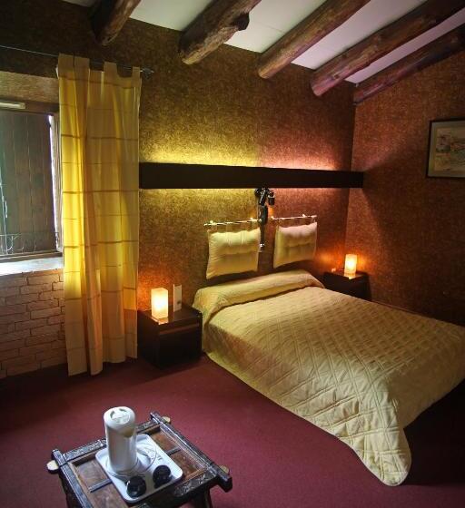 Номер Стандарт, Logis Hotel Restaurant Auberge Du Peras