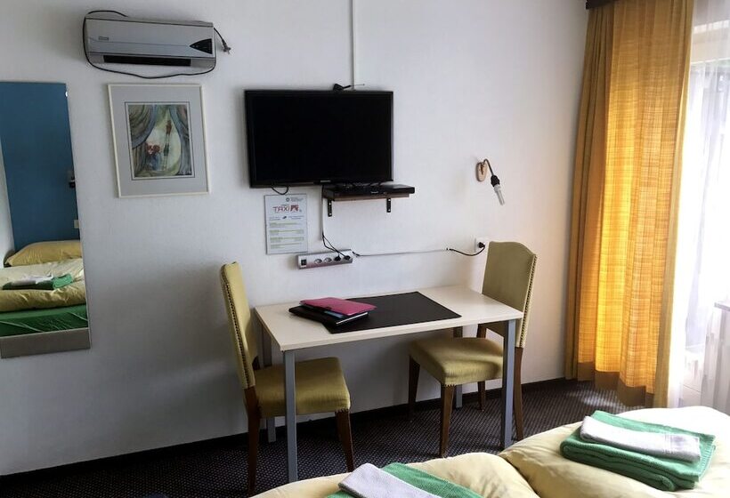 اتاق استاندارد سه نفره, B&b Matterhorn Golf