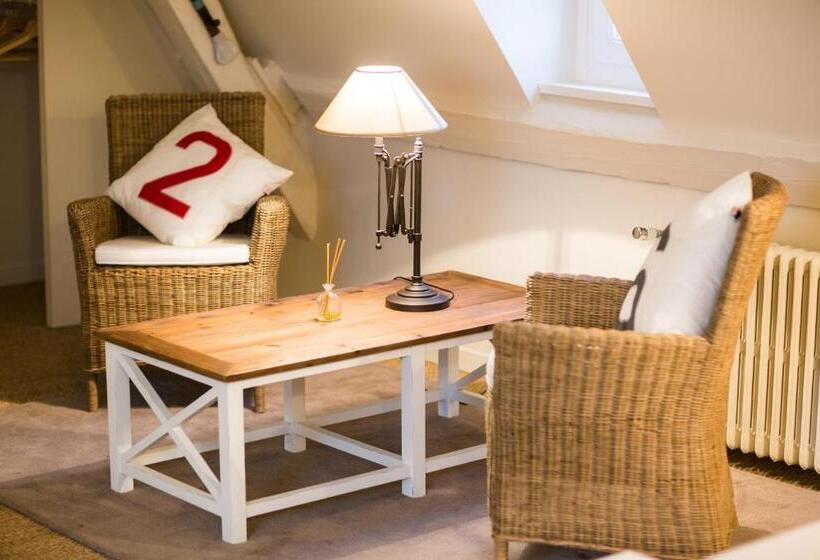 Люкс Вид на Сад, Manoir D Hastings