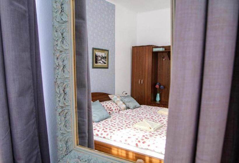 4인용 스탠다드 룸, Mini Hotel Abraka & Apartments