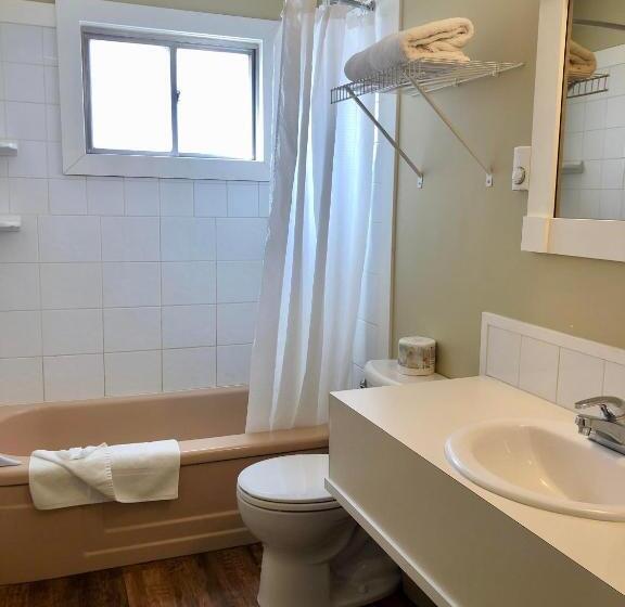 Люкс Повышенной Комфортности, Canterbury Inn