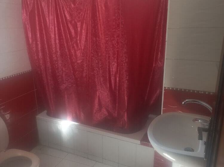اتاق لوکس, Isis Hostel 2