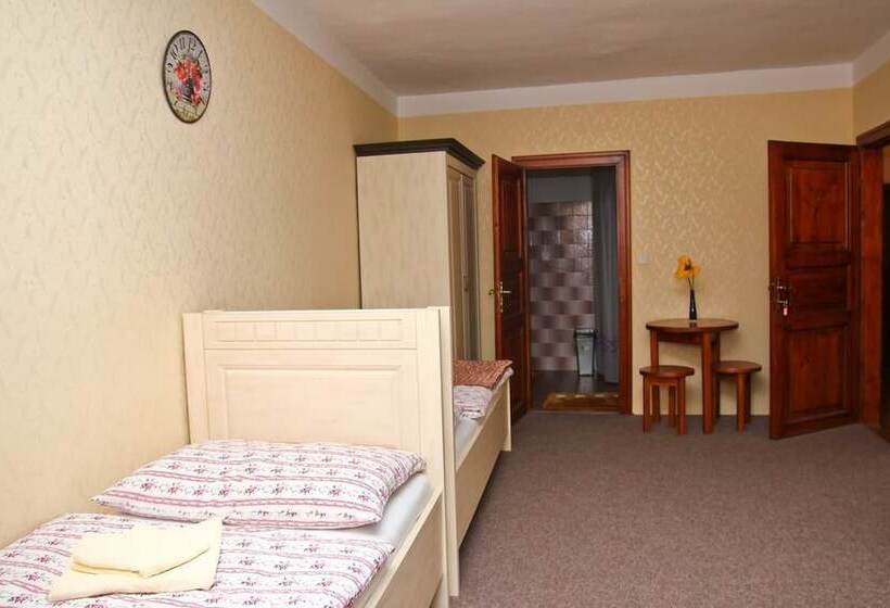 4인용 스탠다드 룸, Mini Hotel Abraka & Apartments