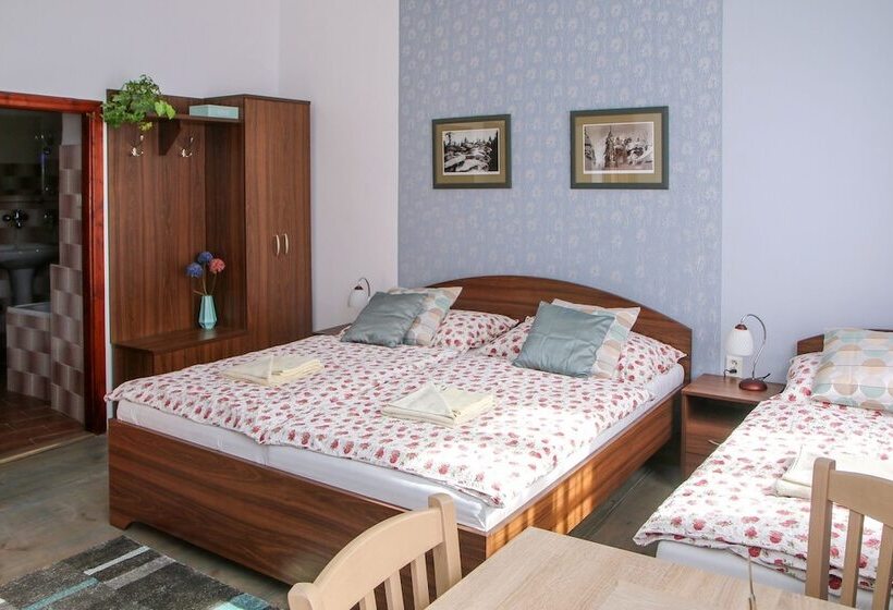 4인용 스탠다드 룸, Mini Hotel Abraka & Apartments