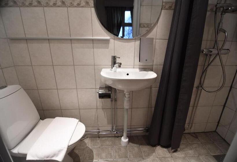 Четырехместный Номер Стандарт, Park Hotel Linköping Fawlty Towers
