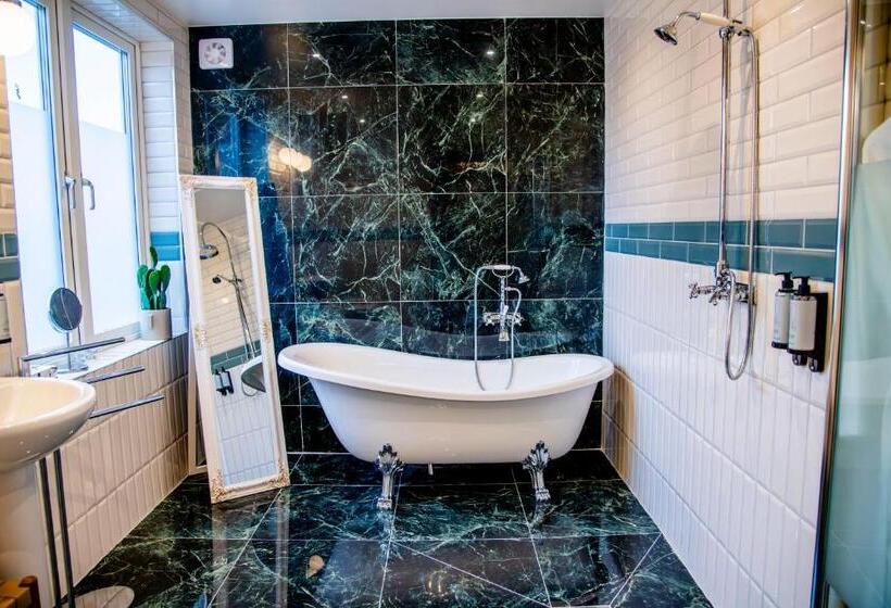 Люкс Superior, Park Hotel Linköping Fawlty Towers