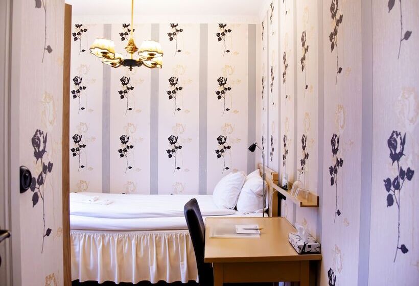 Номер Стандарт Индивидуальный, Park Hotel Linköping Fawlty Towers
