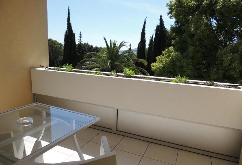 Superior Room with Terrace, Royal Cottage