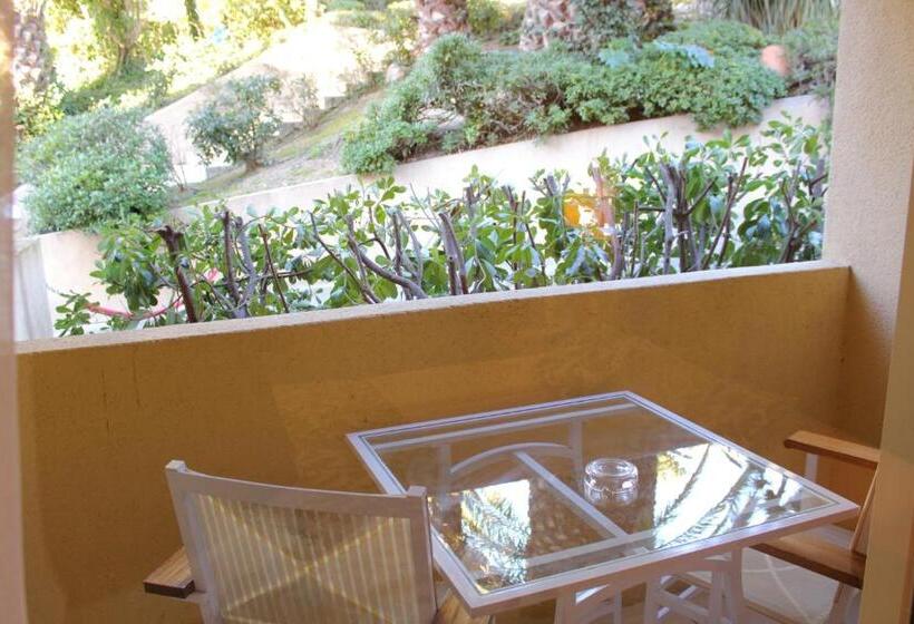 اتاق استاندارد با بالکن, Royal Cottage