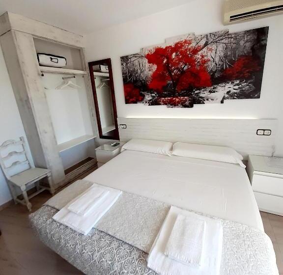 Номер Стандарт с Балконом, Hostal Kokkola