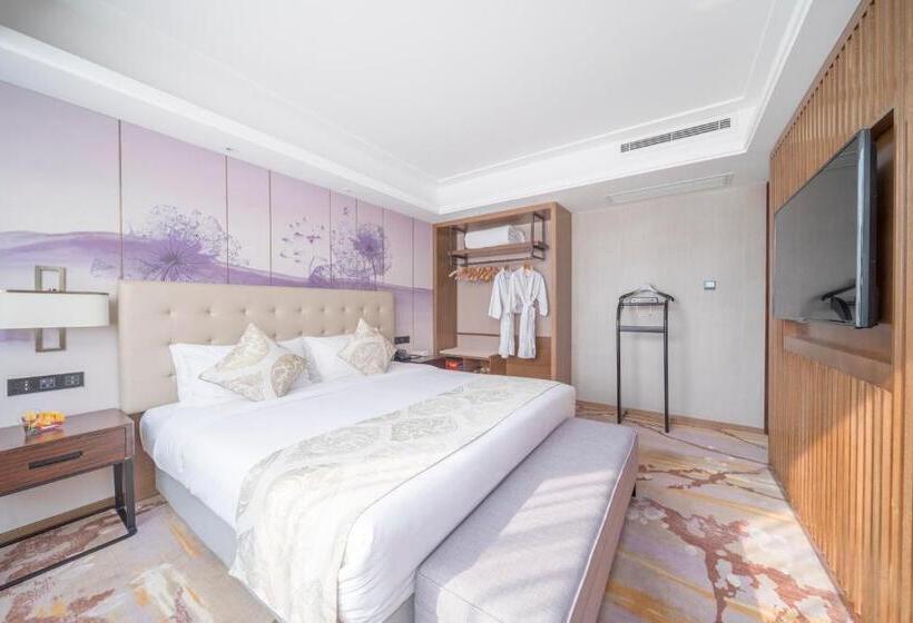 سوئیت اجرایی با تخت کینگ, Wuhan Hongguang