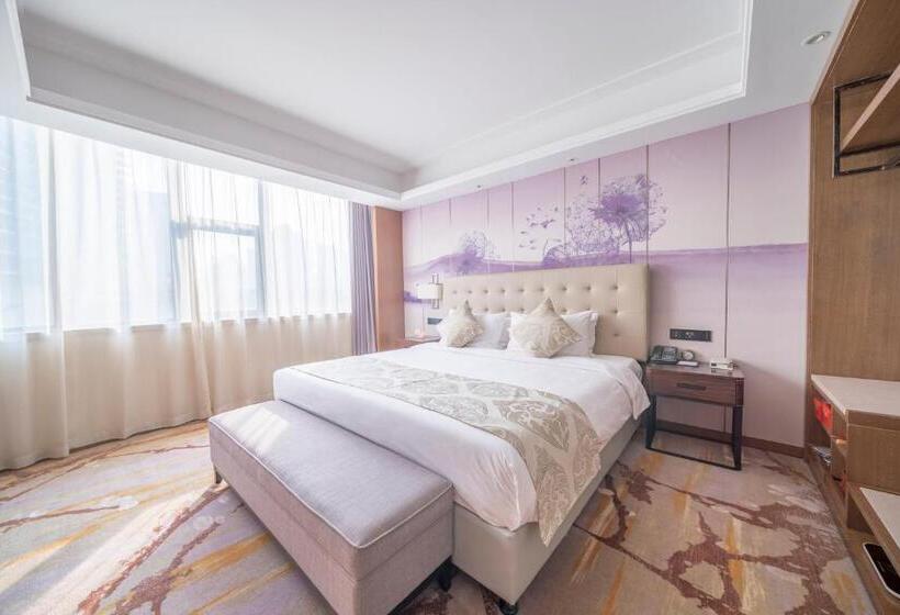 سوئیت اجرایی با تخت کینگ, Wuhan Hongguang