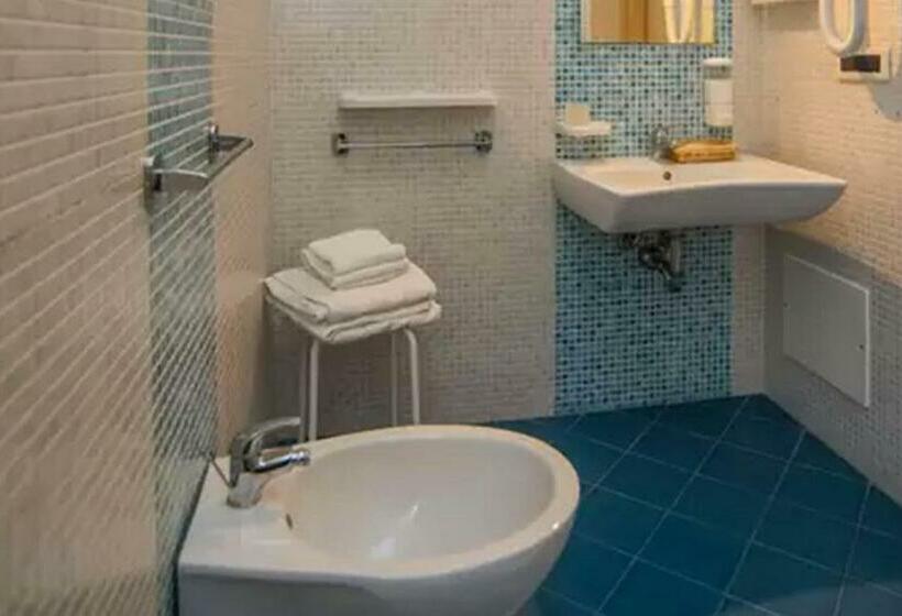 اتاق استاندارد چهار تخته, Noto Marina E Spa