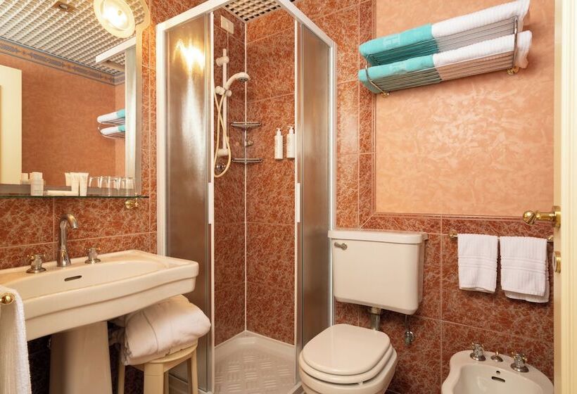 Полулюкс, Grand Hotel Astoria