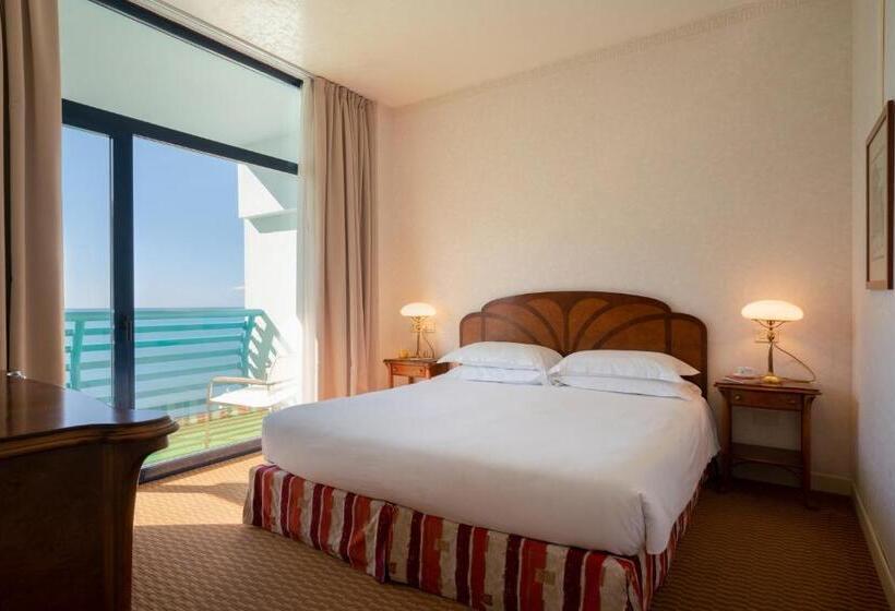 Полулюкс Superior, Grand Hotel Astoria