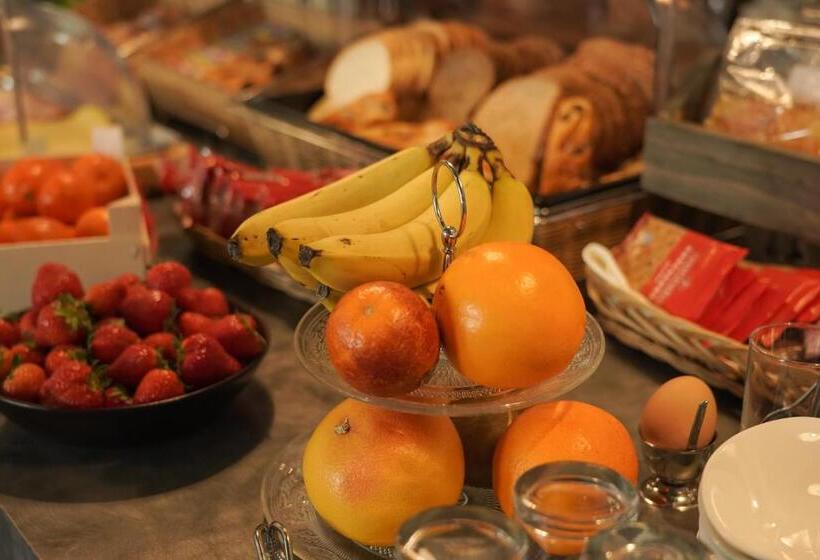 Номер Стандарт, Restaurant De Leygraaf